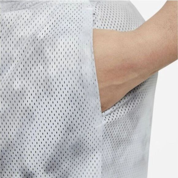 Nike Womens Plus Athletic Shorts 3X Gray Icon Clash Mesh Workout Comfy Pockets - Picture 2 of 8